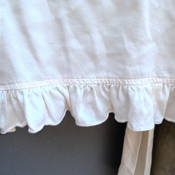 Neiman Marcus Cream Ruffle Robe - Picture 7 of 8